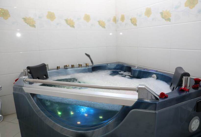 هتل Kerawud International