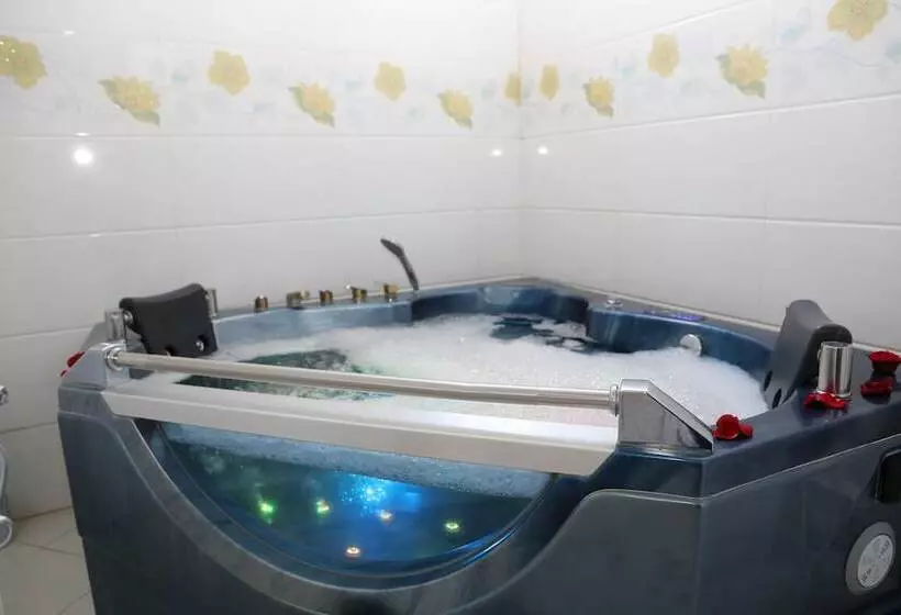 هتل Kerawud International