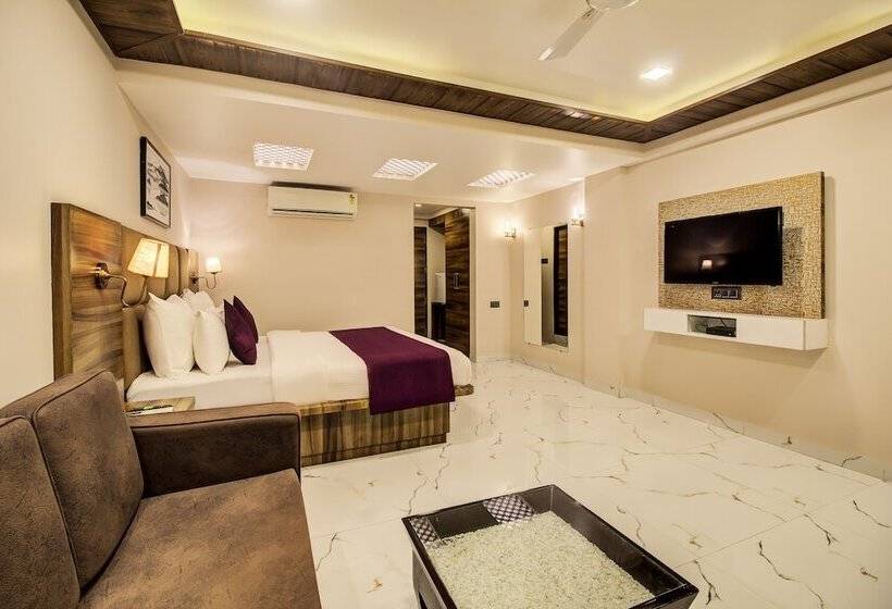 Отель Nivanta By Royara