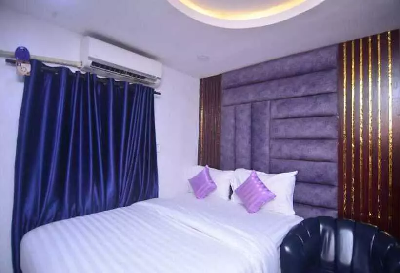 هتل Nobis Apartments