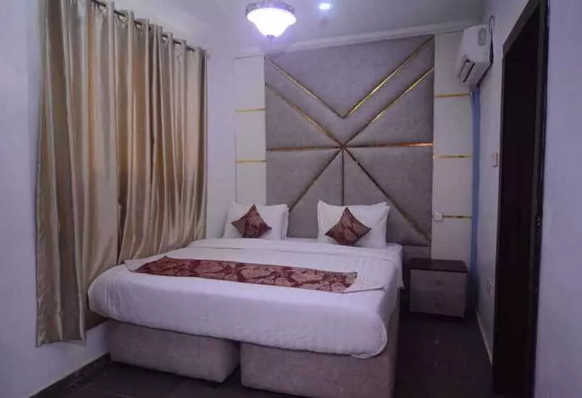 هتل Nobis Apartments