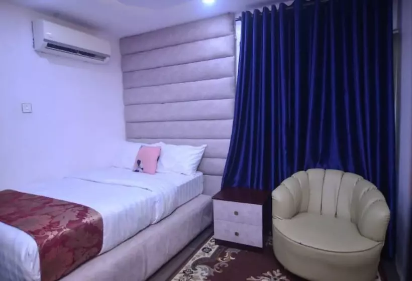 هتل Nobis Apartments