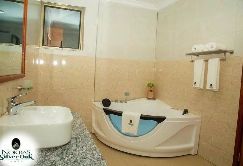 هتل Nokras Silver Oak Embu