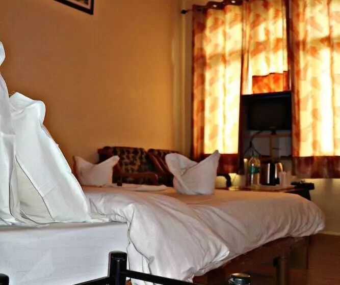 ホテル Prakash Regency Sangla