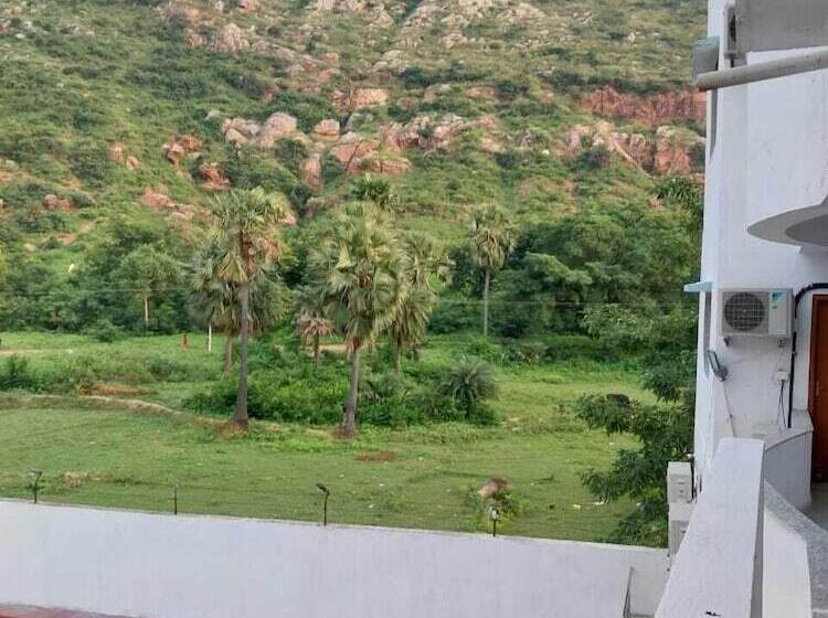 Hotel Rekha International