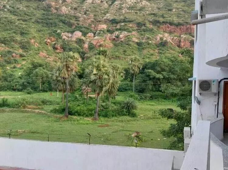 Hotelli Rekha International