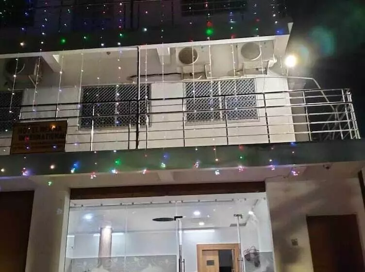 Hotelli Rekha International