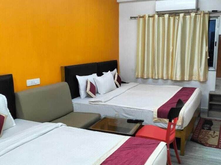 Hotel Rekha International