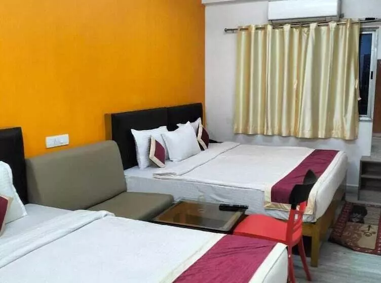 Hotelli Rekha International