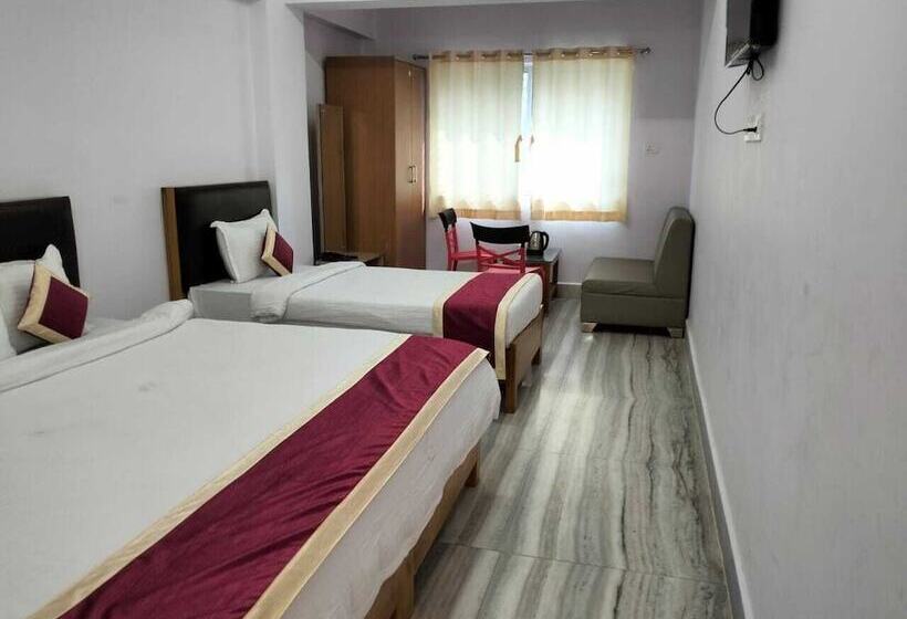 Hotel Rekha International