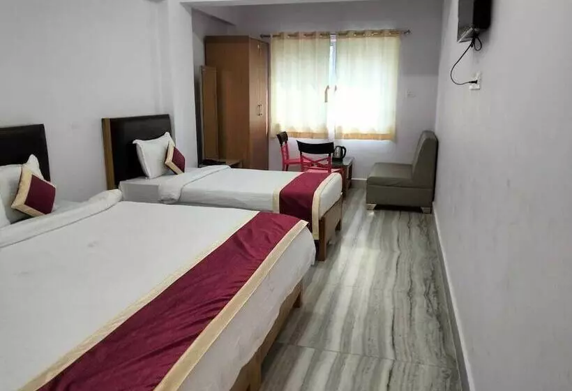 Hotelli Rekha International