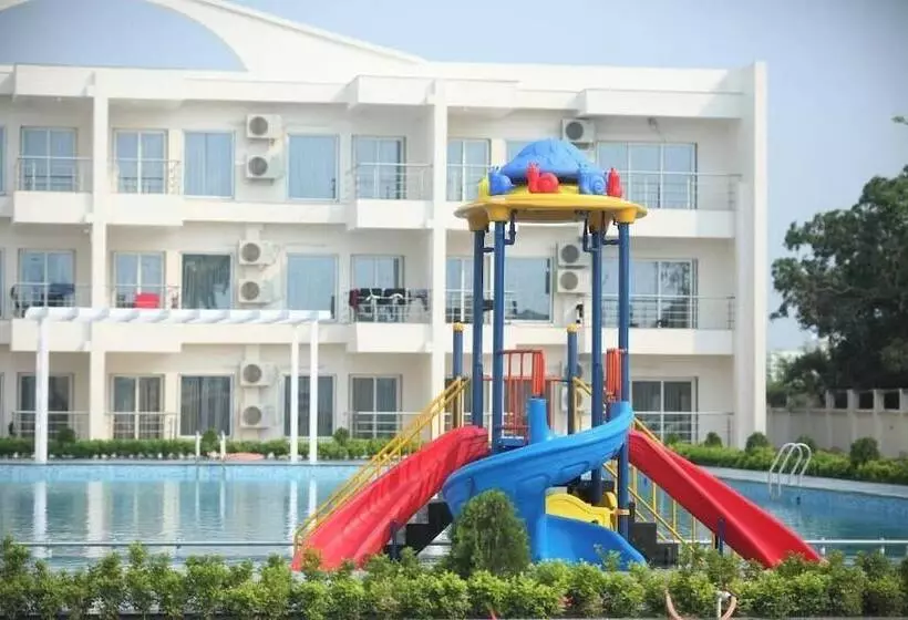 ホテル Royal Gitanjali Resort &spa