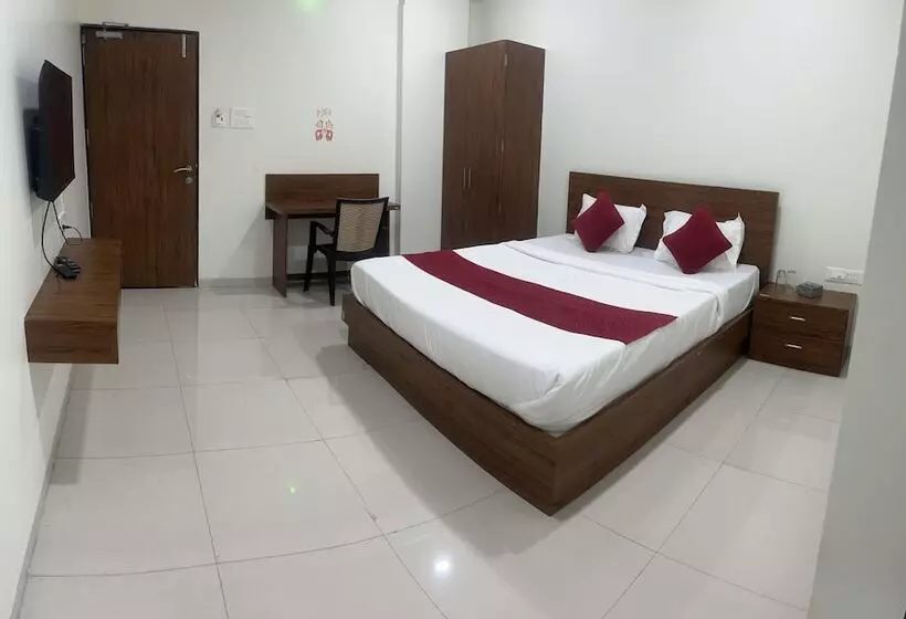 Hotelli Shelke Mama's Lodging & Resorts