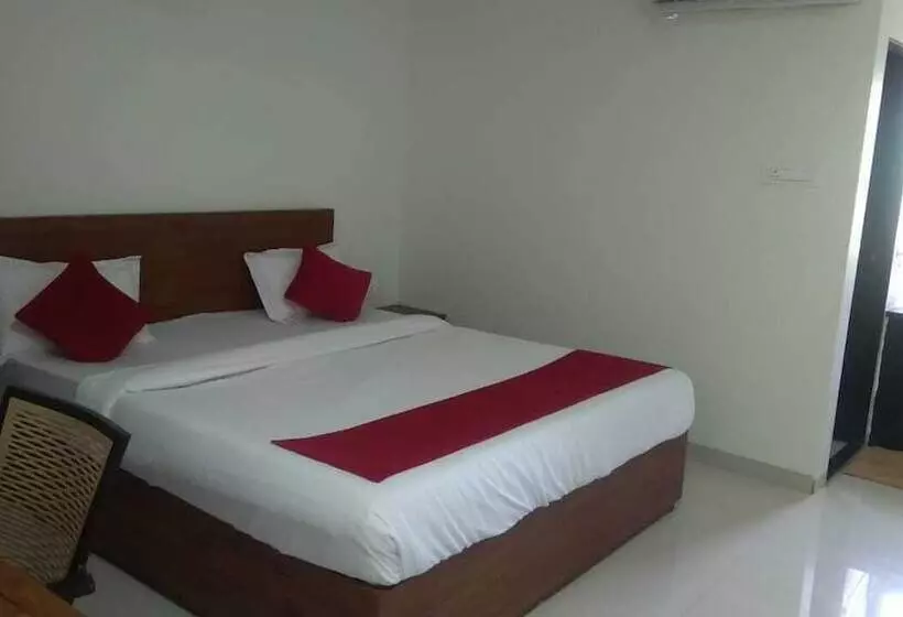 Hotelli Shelke Mama's Lodging & Resorts