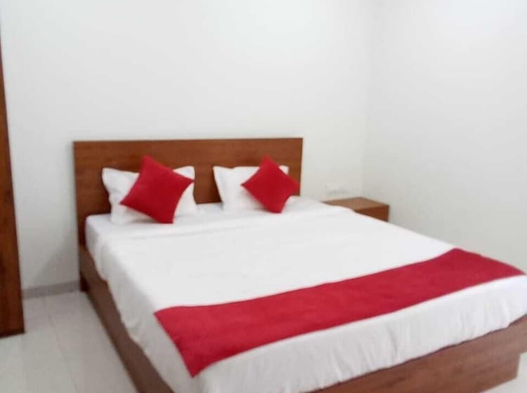 בית מלון כפרי Shelke Mama's Lodging & Resorts