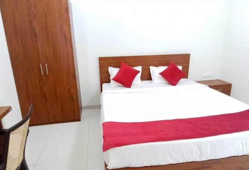 Hotelli Shelke Mama's Lodging & Resorts