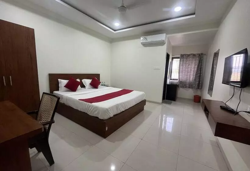 Hotelli Shelke Mama's Lodging & Resorts