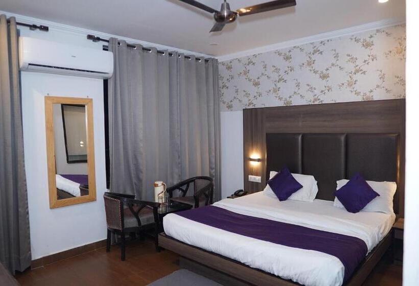 Tapasthali By Meera Hotels