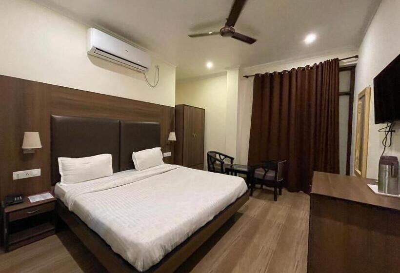 Tapasthali By Meera Hotels