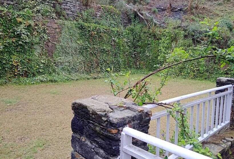 ホテル The Himalayan Lodge