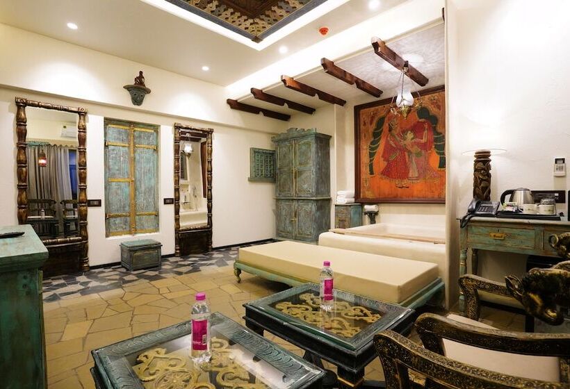 ホテル The Kinara Village