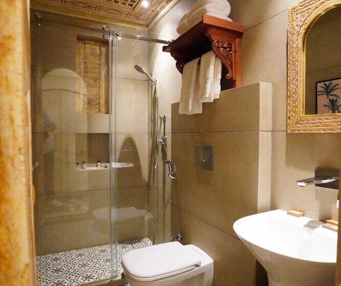 ホテル The Kinara Village