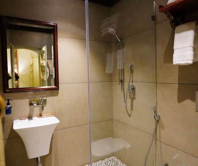 ホテル The Kinara Village