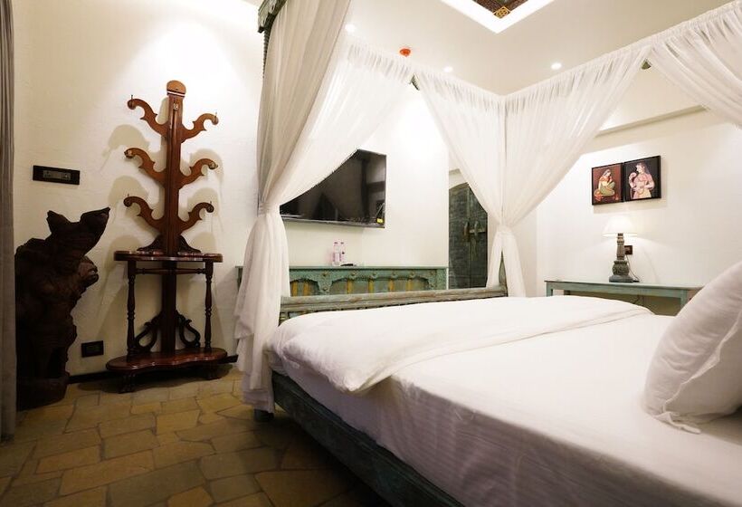 ホテル The Kinara Village