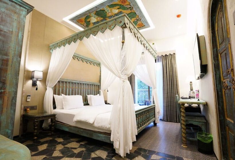 ホテル The Kinara Village