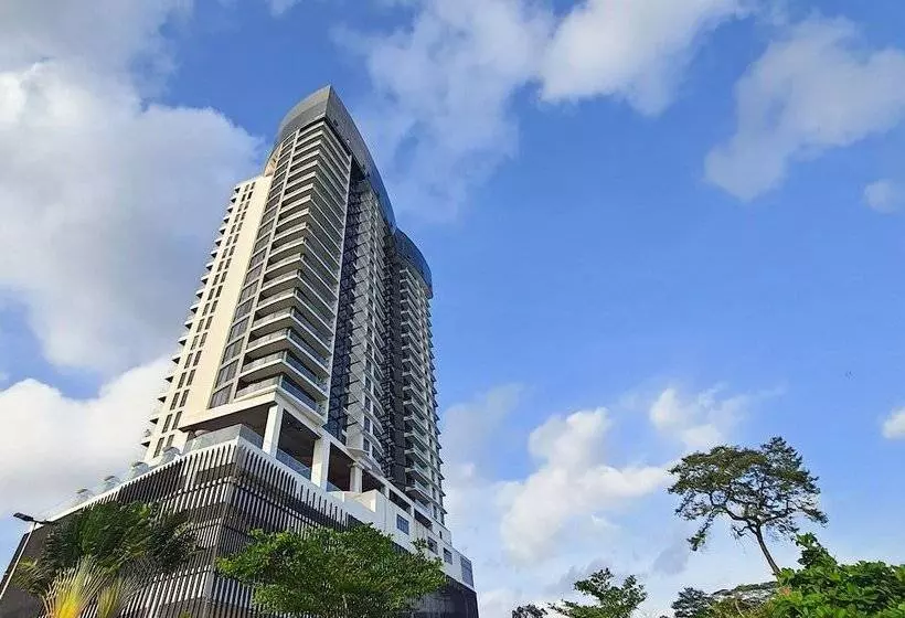 Hotelli Ramada Suites By Wyndham The Straits Johor Bahru
