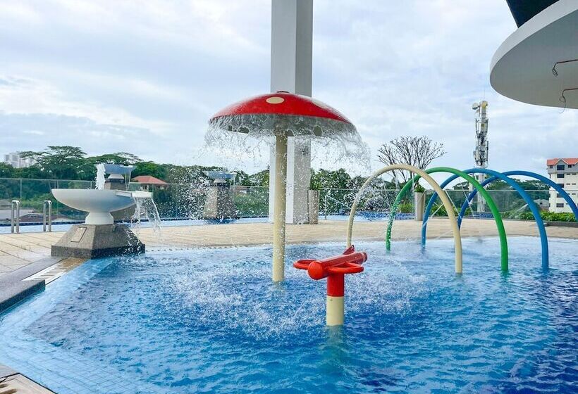 בית מלון כפרי Ramada Suites By Wyndham The Straits Johor Bahru