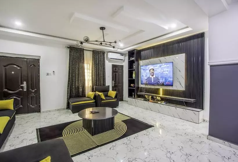 هتل Utobert Apartments Abuja