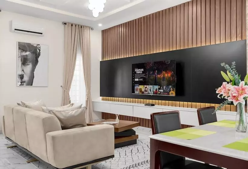 هتل Utobert Apartments Abuja