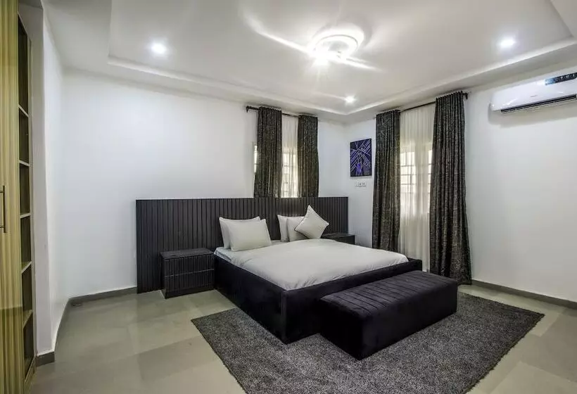 هتل Utobert Apartments Abuja