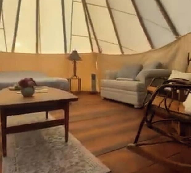Glacier Grizzly Resort   Glamping