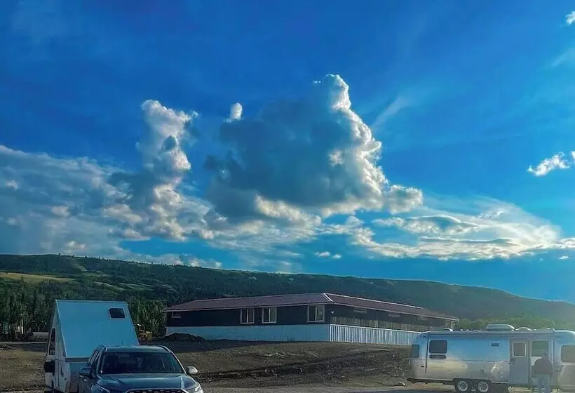 Glacier Grizzly Resort   Glamping