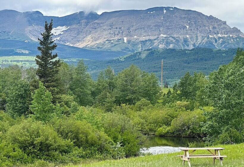 Glacier Grizzly Resort   Glamping