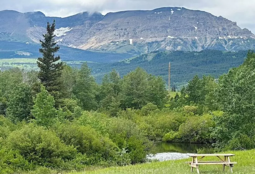 Glacier Grizzly Resort   Glamping