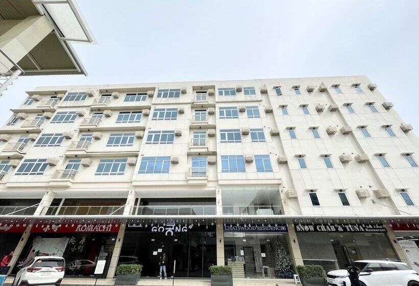 فندق Capital O 927 Chatswood Residences