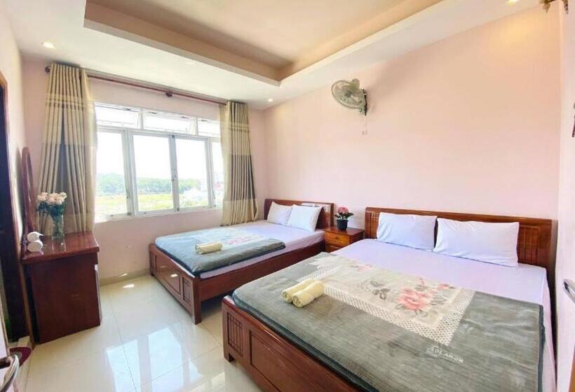 هتل Khách Sạn Quang Vinh