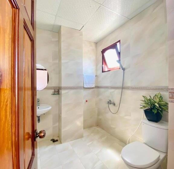 هتل Khách Sạn Quang Vinh