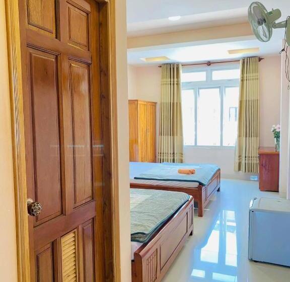 هتل Khách Sạn Quang Vinh