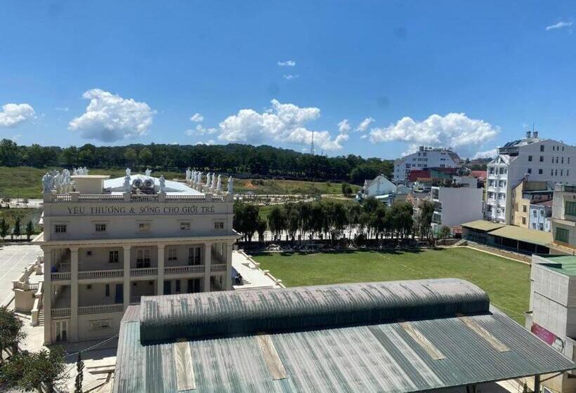 هتل Khách Sạn Quang Vinh