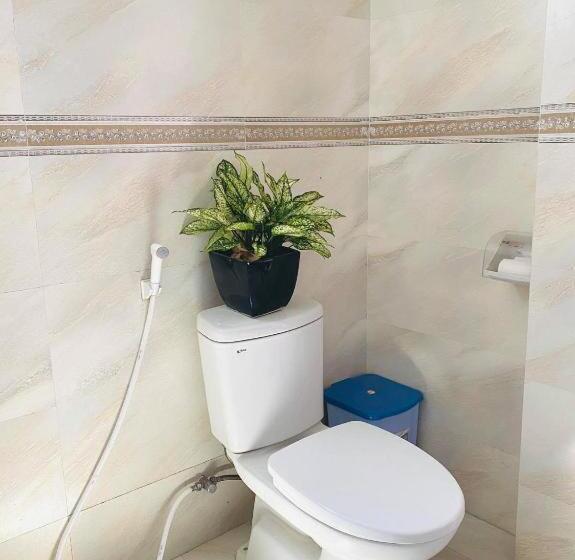 هتل Khách Sạn Quang Vinh