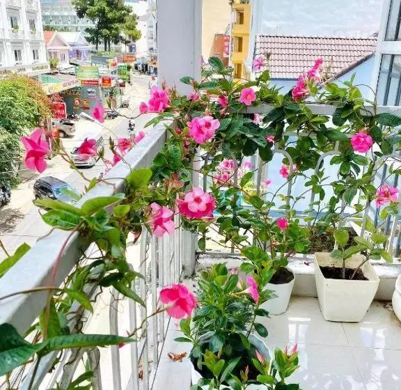 هتل Khách Sạn Quang Vinh