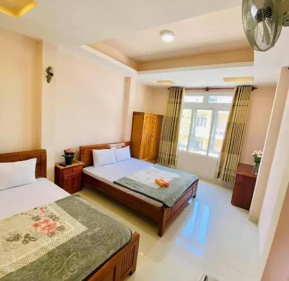هتل Khách Sạn Quang Vinh