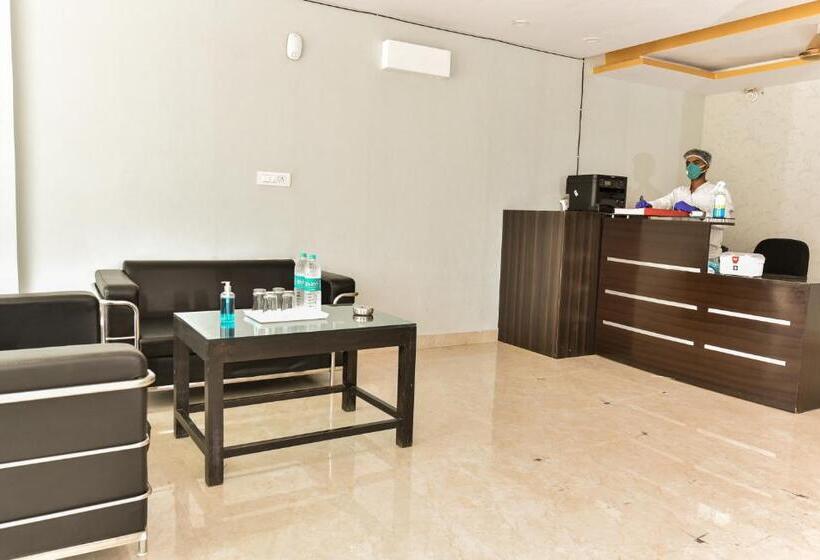 Hotel Red Cherry Sec 45, Gurgaon