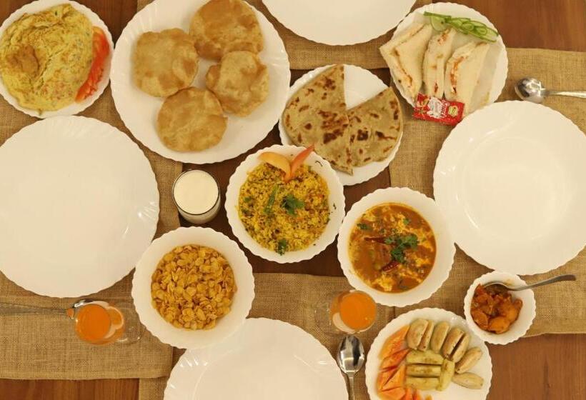 Отель Perfectstayz Mussoorie Hills