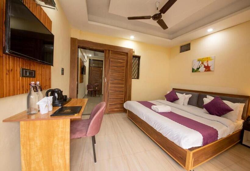 Отель Perfectstayz Mussoorie Hills