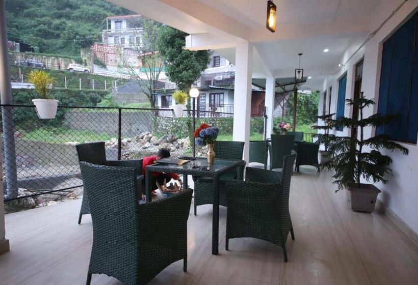 Отель Perfectstayz Mussoorie Hills
